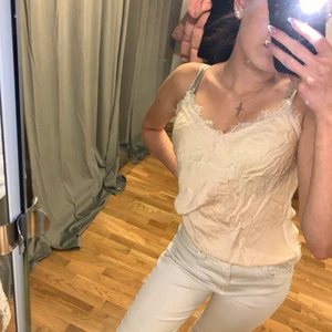 Korallfärgat linne - Behöver strykas, lite starkare färg i verkligheten.