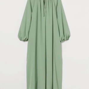 Grön klänning H&M XS - Söker denna klänning från H&M i storlek XS
