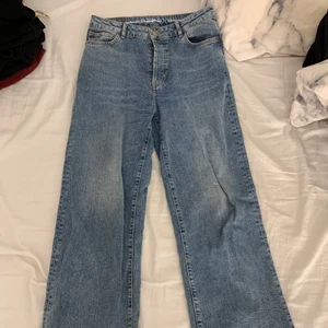 Bikbok wide jeans - Storlek L, 70kr