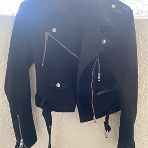 Svart mockajacka - Storlek S