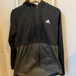 Adidas kofta  - Fint skick storlek S