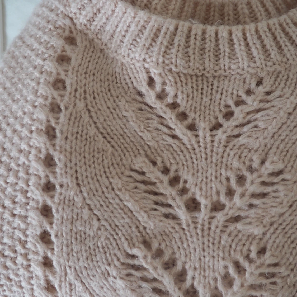 Pastellrosa stickad tröja  - 90