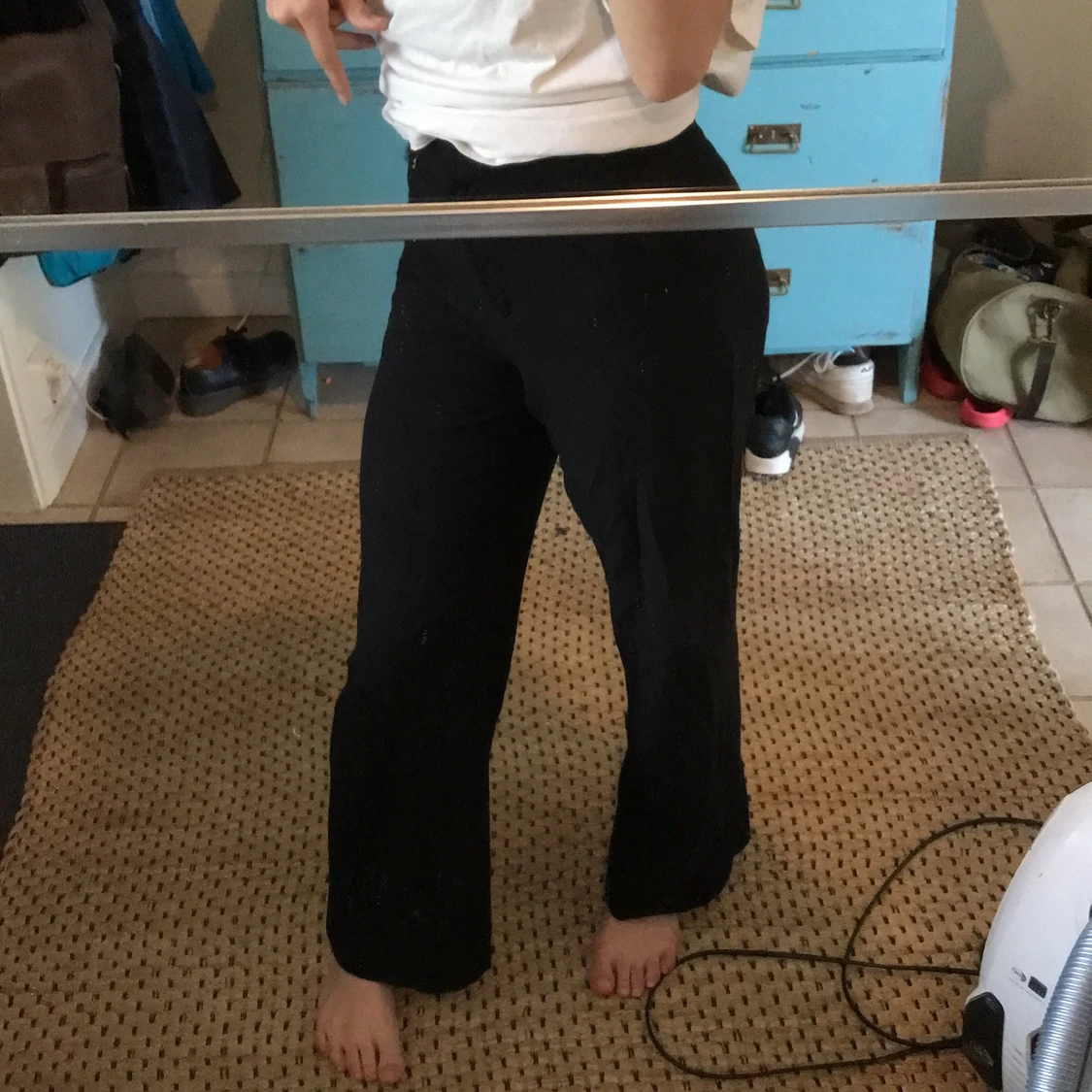 Svarta kostymbyxor(utsvängda) - 90