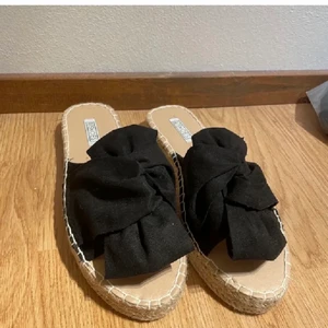 Sandaler ifrån Nelly - Fina sandaler ifrån nelly! I storlek 38! I fint skick, endast testade! 