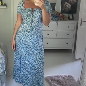 Sommarklänning - Långklänning med slits från Shein, storlek S/M. 100kr+ frakt. 💎