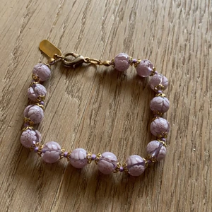 Armband från Venedig  - Armband med glaspärlor köpt i Venedig. Superfin men aldrig använt, inte riktigt min stil. Köpare står för frakten.