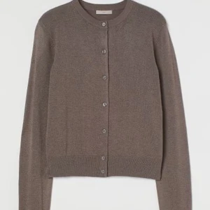 Brun Kofta - En så fin kofta från HM, så mjuk och bekväm!!💓💓 Endast använd en gång!! 