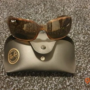 RAY-BAN RB2140 901/58 50 - RAY-BAN RB2140 901/58 50 Helt nytt och oanvänd och Äkta. Priset är 2300 kr säljas för 850 kr.