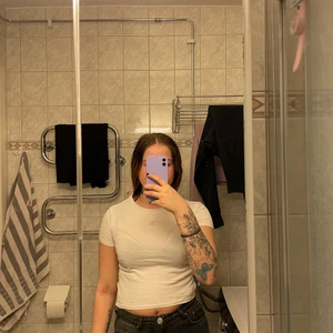 T-shirt med ett hjärta - Använd få gånger