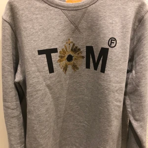 Dr Fake Brand - Sweatshirt i stl M. Ny! Endast anv 1 gång!  Nypris 900:- Jättesnygg!