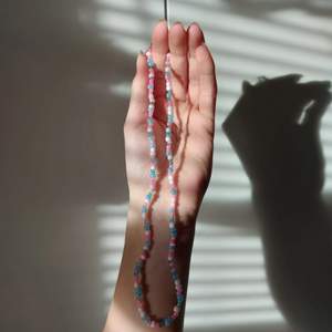 Fizzy Necklace!🐬💓 ~55kr/st~  I lager!✅  Superfint halsband med färgglada seed beads pärlor samt silver detaljer 🤩 Passar till alla och kan även göra de lite längre via önskemål🤗  Köp via meddelande!🛍