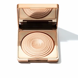 Caia highlighter  - Highlighter från Caia i färgen Sydney. Använd 3-4 gånger så den är som ny. Ny pris 325. Säljer för 260 inklusive frakt. Jag står för frakten. Pris kan diskuteras💗