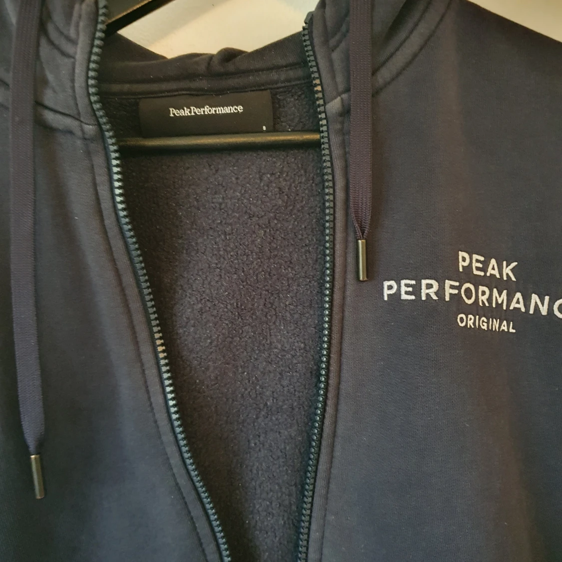Peak Performance Hoodie - 91