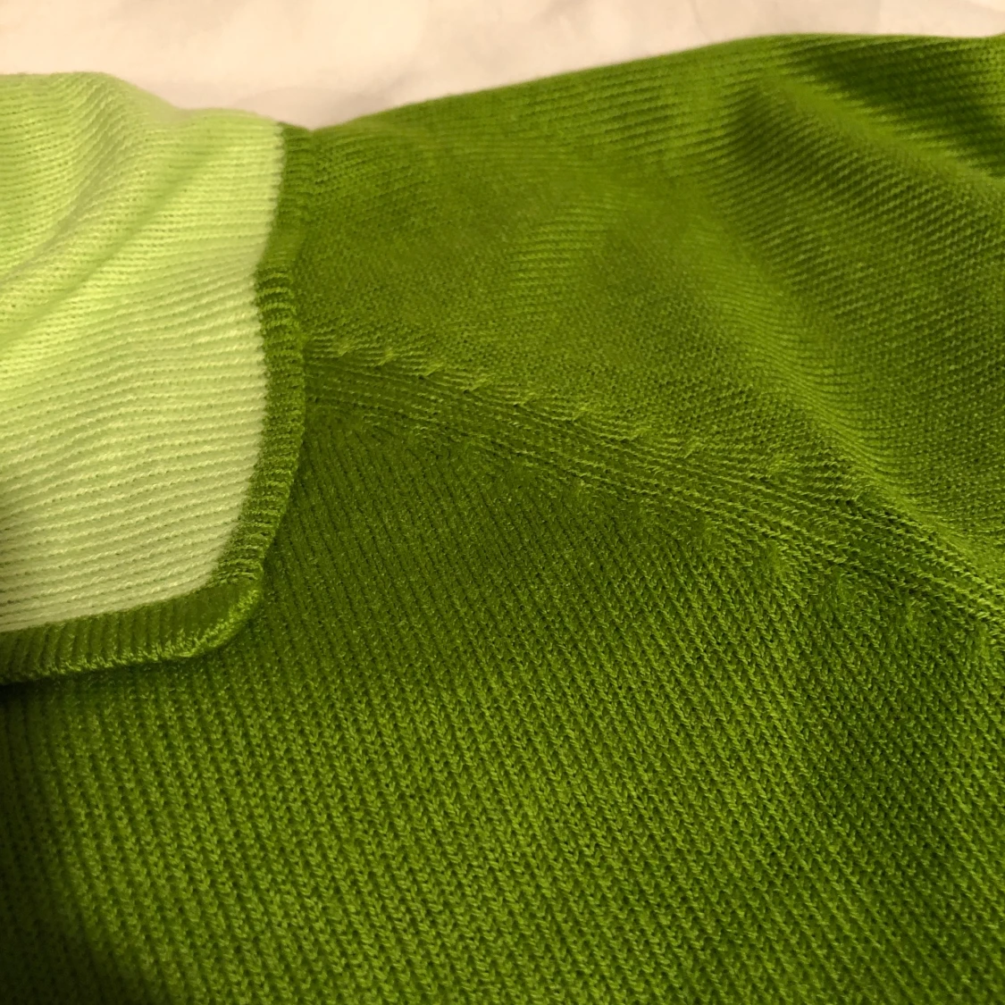 Finstickad grön topp storlek S - 90