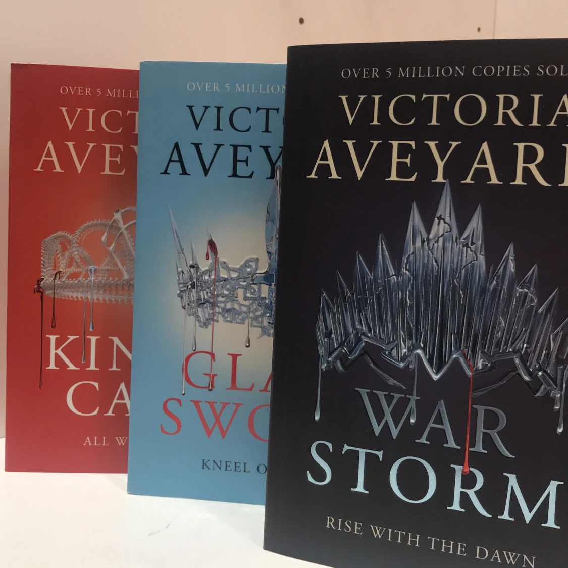 Red queen book serie