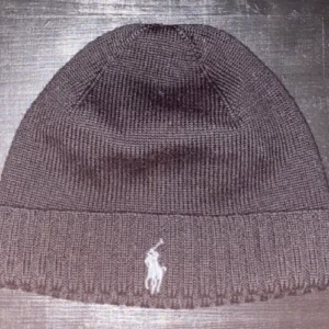 Ralph Lauren Mössa - Bra skick, finns i Haninge. Skriv för fler bilder.