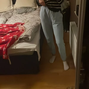 Mjukisbyxor - Säljer dessa supersköna mjukisbyxor från Gina tricot!