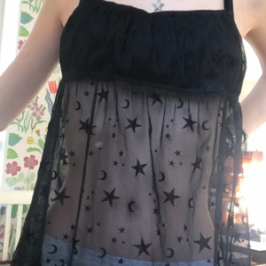 Svart linne - Snyggt svart linne med stjärnor 