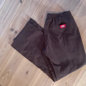 Dickies - Brun randiga dickies byxor i strl S