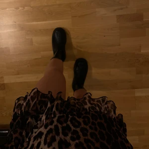Volang kjol  - Leopard Kjol strl xs, men den är mer S 🤎🖤 ( använd en gång ) köparen står för frakt ❤️‍🔥 