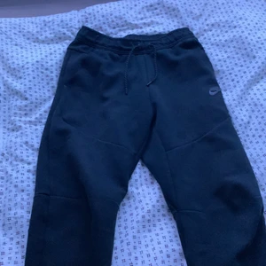 Nike fleece tech byxor - Ganska använda nike sweatpants pris kan diskuteras 