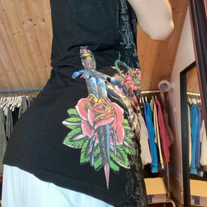 T-shirt av Christian Audigier  - As snygg T-shirt av Christian Audigier!