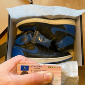 Air Jordan 1 Retro Royals 2017 OG Colorw - Aj1 Jordan 1 Retro Royals OG colorway . US12-EU46. Cond 8/10. Inga flaws
