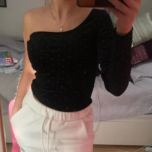 Topp - Supersöt offshoulder topp från HM i strl XS/S💓