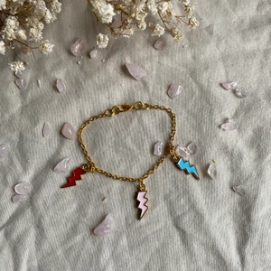 Armband  - Armband med blixtrar super fin enkel !!❤️❤️❤️