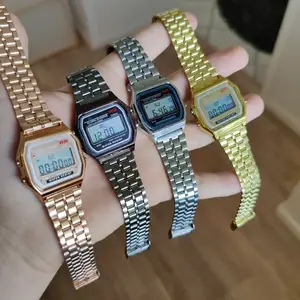 Casio liknande klockor, dem är bra kvalitet och ser ut/ fungerar exakt som riktiga Casio klockor, 100 kr styck🙂