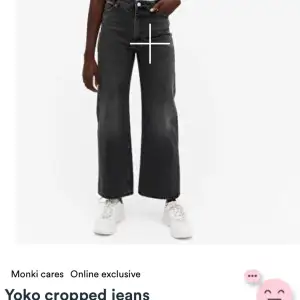 säljer mina monki washed Out black jeans i modellen cropped Yoko. Byxorna är alltså croppade (lite kortare än de vanliga). Säljer pga att dom är för korta för mig som är 157❤️ storlek 24 (minsta). Nypris 400 kr