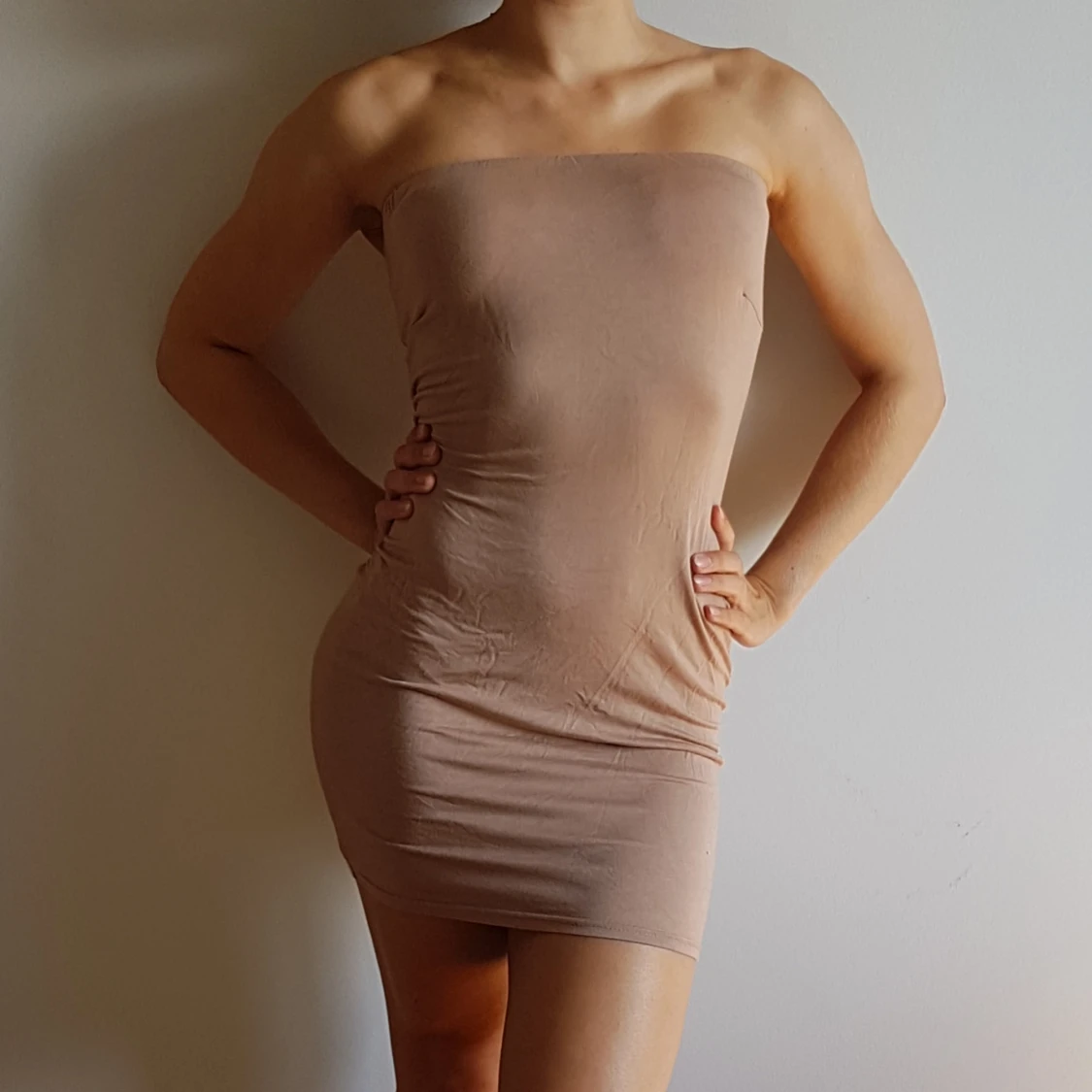 Beige Superskön Klänning från Boohoo