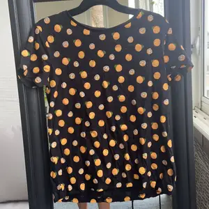 Gullig t-shirt med apelsiner på 🧡