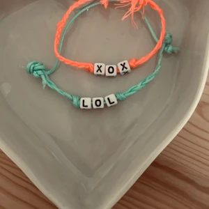 Armband med roliga bokstäver 🔥 - Coola armband kan ändra passform 🤍