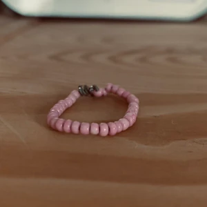 Ring 🔥 - En vanlig ring finns i färgerna ljusrosa mörk rosa grön gul vitoljat blå🤍🤍