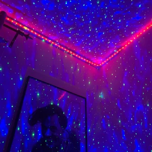 Rymdlampa  - En rymdlampa med fjärrkontroll och bluetooth högtalare ifrån Amazon.Fungerar precis som den ska men kommer inte till någon användning längre.Buda ifrån 250kr(inte inkluderat frakt)❤️Eller köp den direkt för 400kr.Skriv privat för fler bilder och information🥰Kom-ihåg BUD ÄR BINDANDE !!