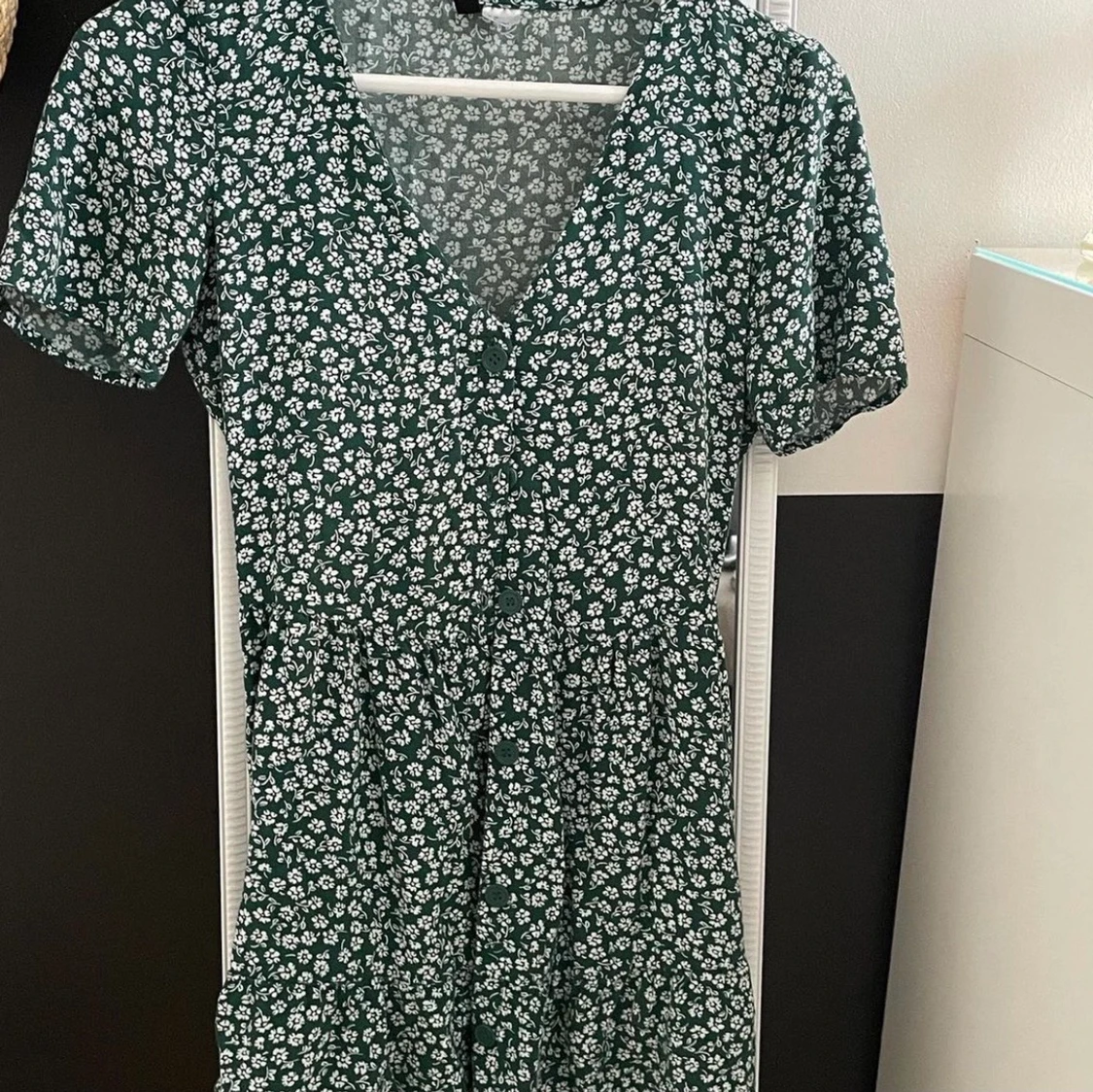 grönblommig klänning från H&M - 90