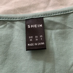 Mint grön tröja  - Från:SHEIN original pris:89kr