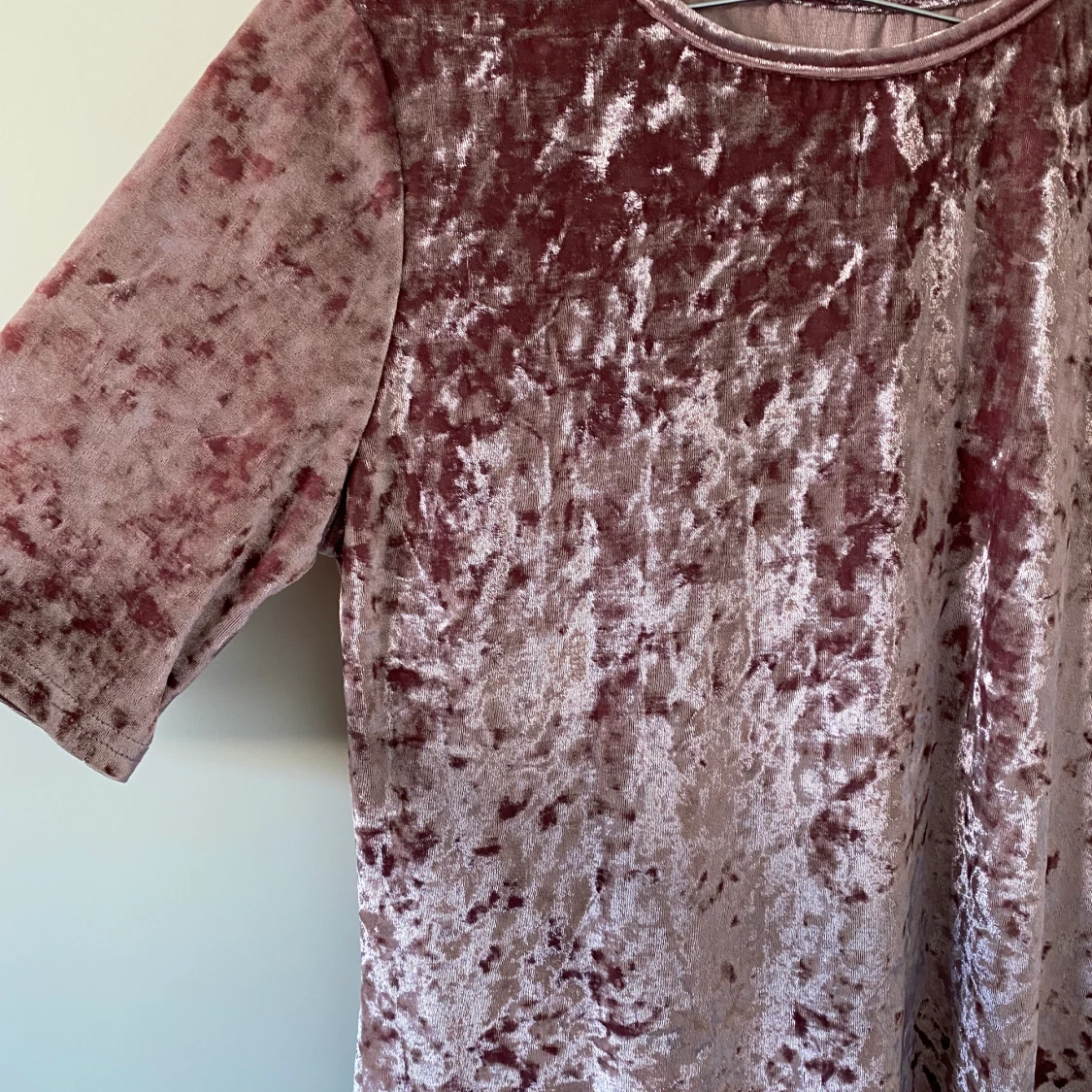 Rosa sammetsklänning - 91