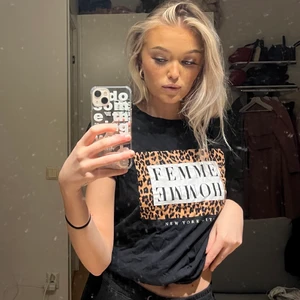 Stl S - Svart t-shirt, använder aldrig🤍