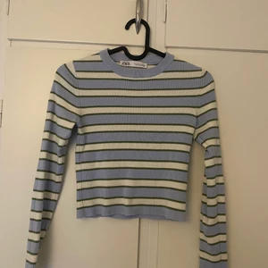 Zara tröja  - Fin tröja från zara, knappt använd 💓