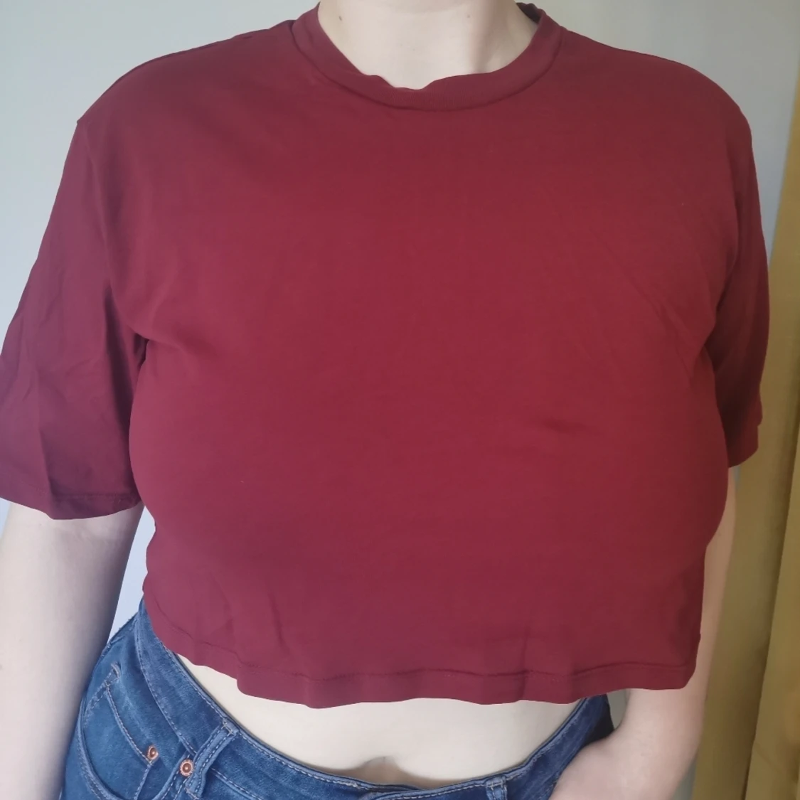 Red t-shirt croptop
