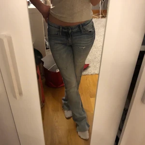 Crocker jeans - Såå fina jeans men kommer tyvärr aldrig till användning😪 har klippt som så de passar nån som är 160-165! 