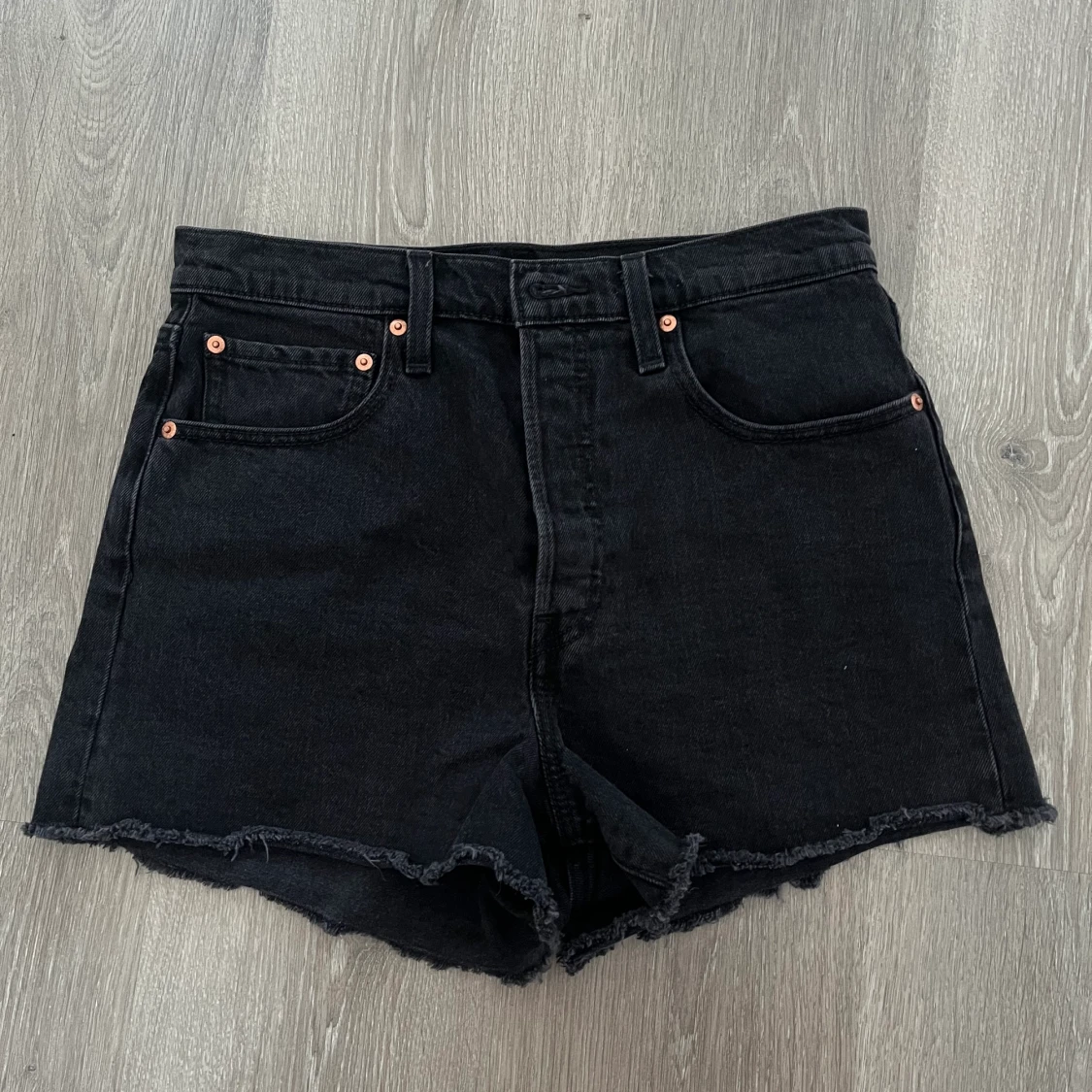 Nya högmidjade Levi’s Ribcage Shorts - 90