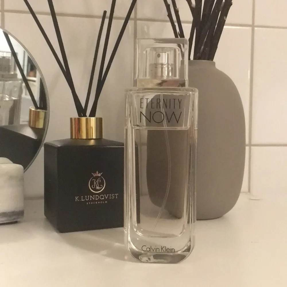 Säljer parfymen Eternity now från Calvin Klien 100ml, dock är de lite använt, se bild ☺️ nypris mellan 900-1000:-. Parfym.