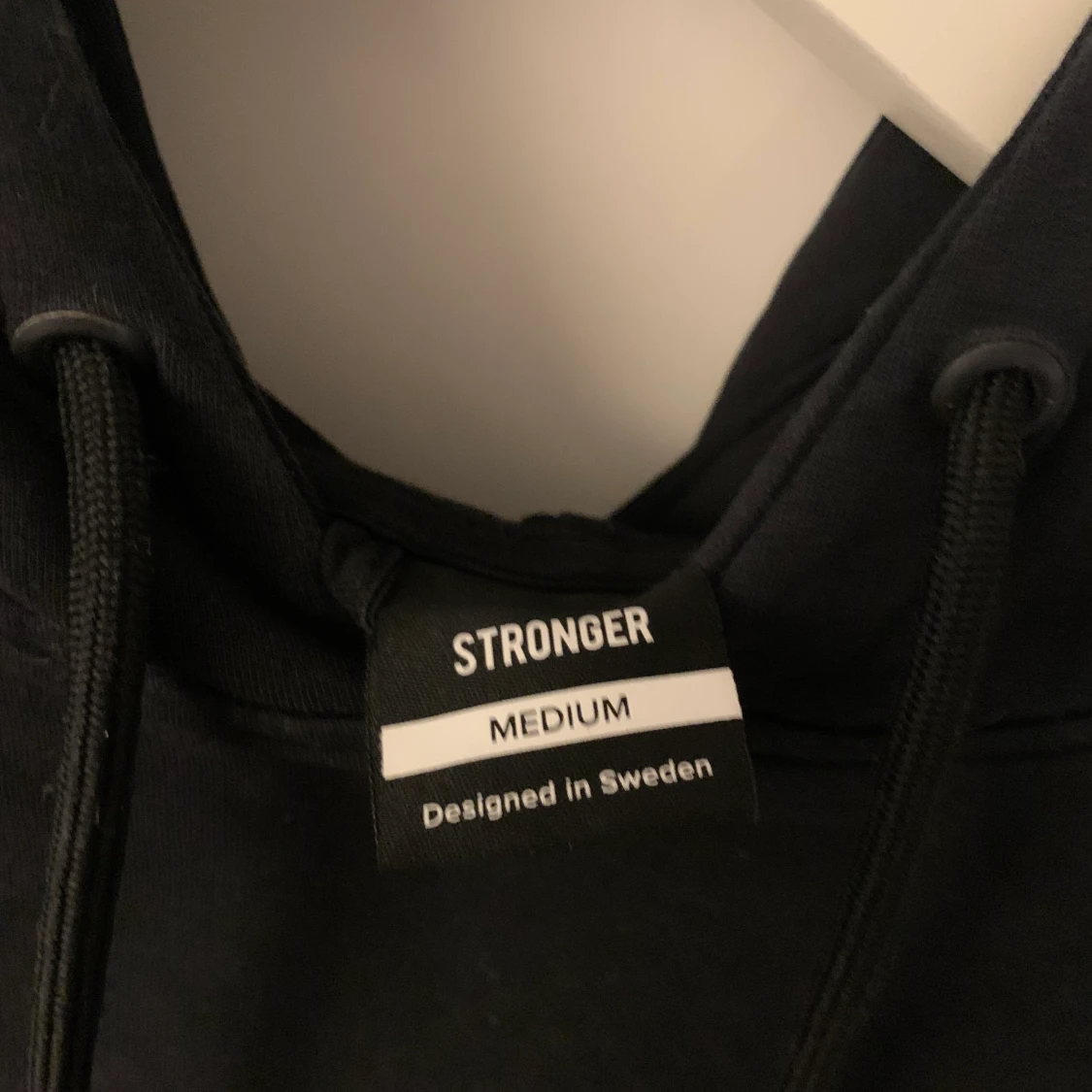 Hoodie ifrån STRONGER! - 90