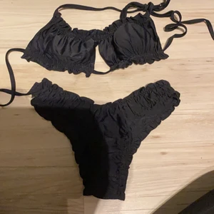 Badkläder - Skitsnygga badkläder från shein som är helt OANVÄNDA, så snygga och perfekt. Beställde massa badkläder nu till sommaren men denna är tyvärr för liten. Setet köpt för 200kr tillsammans men säljer för 110kr. Köparen står för frakten💞