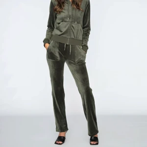 Söker! - Söker juicy coutoure sett i någon av dessa färger i strl XXS-XS! 