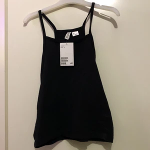  Oanvändt linne från hm  - Har aldig andvänt detta linne för att det har varit för stort, linnet är i storlek S men jag hade igentligen behöft XS. 