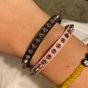 Edblad armband - Säljer dessa Edblad armband❤️ Läs beskrivning på andra bilden💕 Säljer båda för 200+ frakt (14kr)  OANVÄNDA